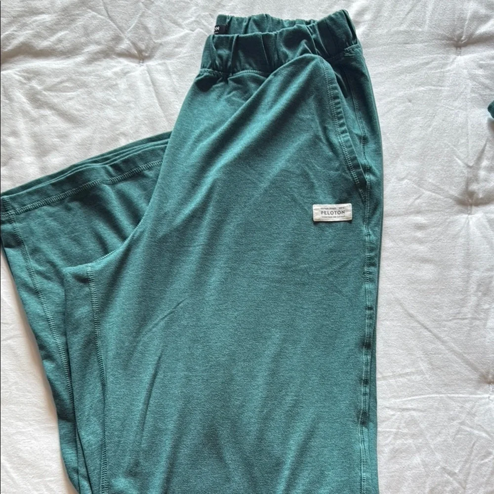 Peloton Teal Dreamblend Set - Picture 7 of 7